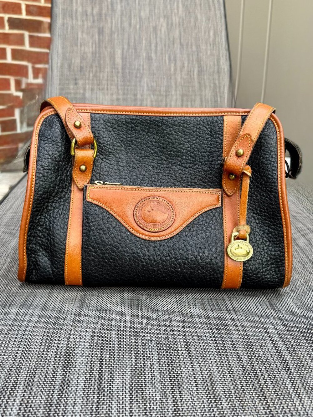 VTG Dooney & Bourke Pebbled All Weather Leather Zipper Top Shoulder Bag USA Made